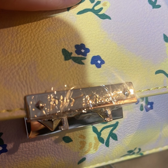 Betsey Johnson CO Staci Yellow Cream Floral crossbody & Satchel BAG w/scarf - Picture 8 of 8